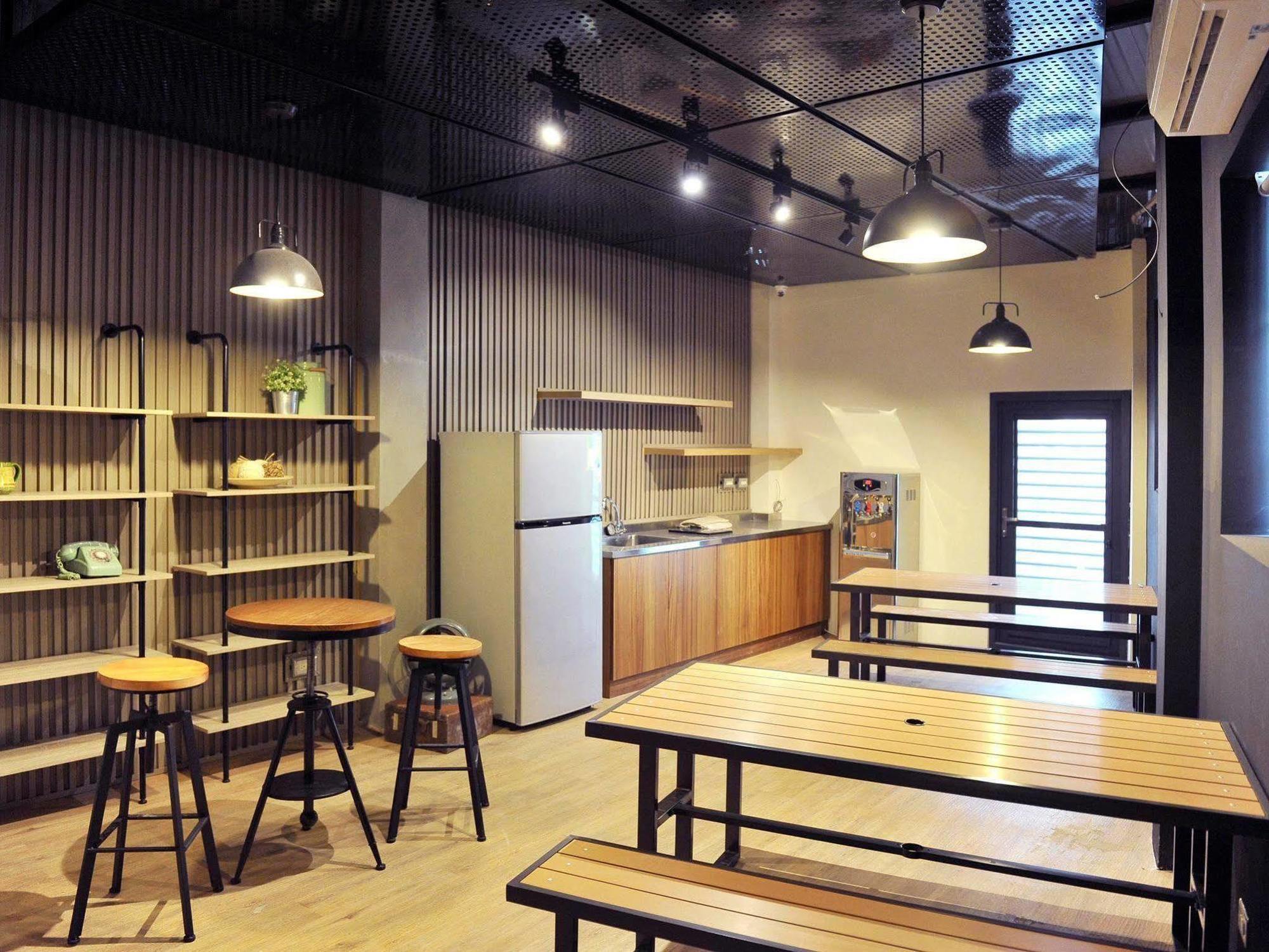 Partyo Hostel Đài Trung Ngoại thất bức ảnh